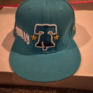 Brand new never worn Philadelphia Phillies City Connect cap